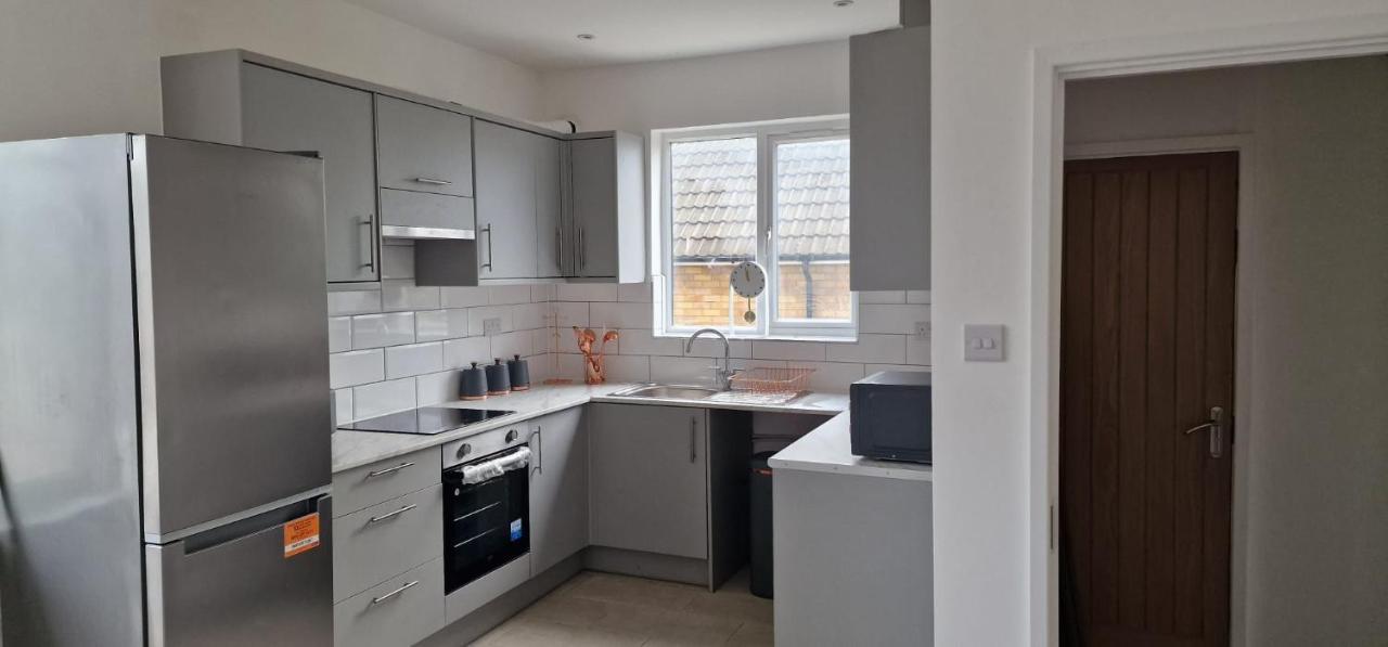 Shm Stays Leicester. Newly Renovated!! 15 Min Drive From City Centre, University. 9 Min Drive To Leicester City Stadium, 5 Min Drive To M1 & M69. 2 Min Walk To Bus Stop. Экстерьер фото